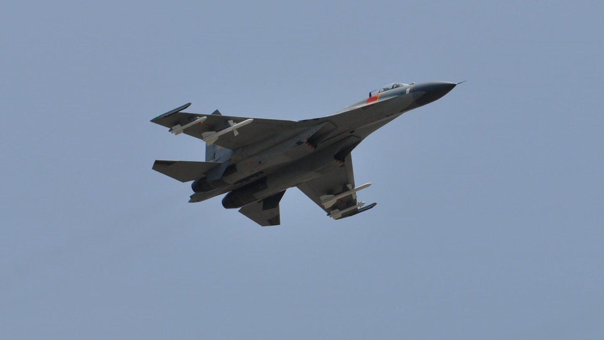 英超争冠之夜，西甲大脑佩德里如何隔空扼住命运的喉咙？