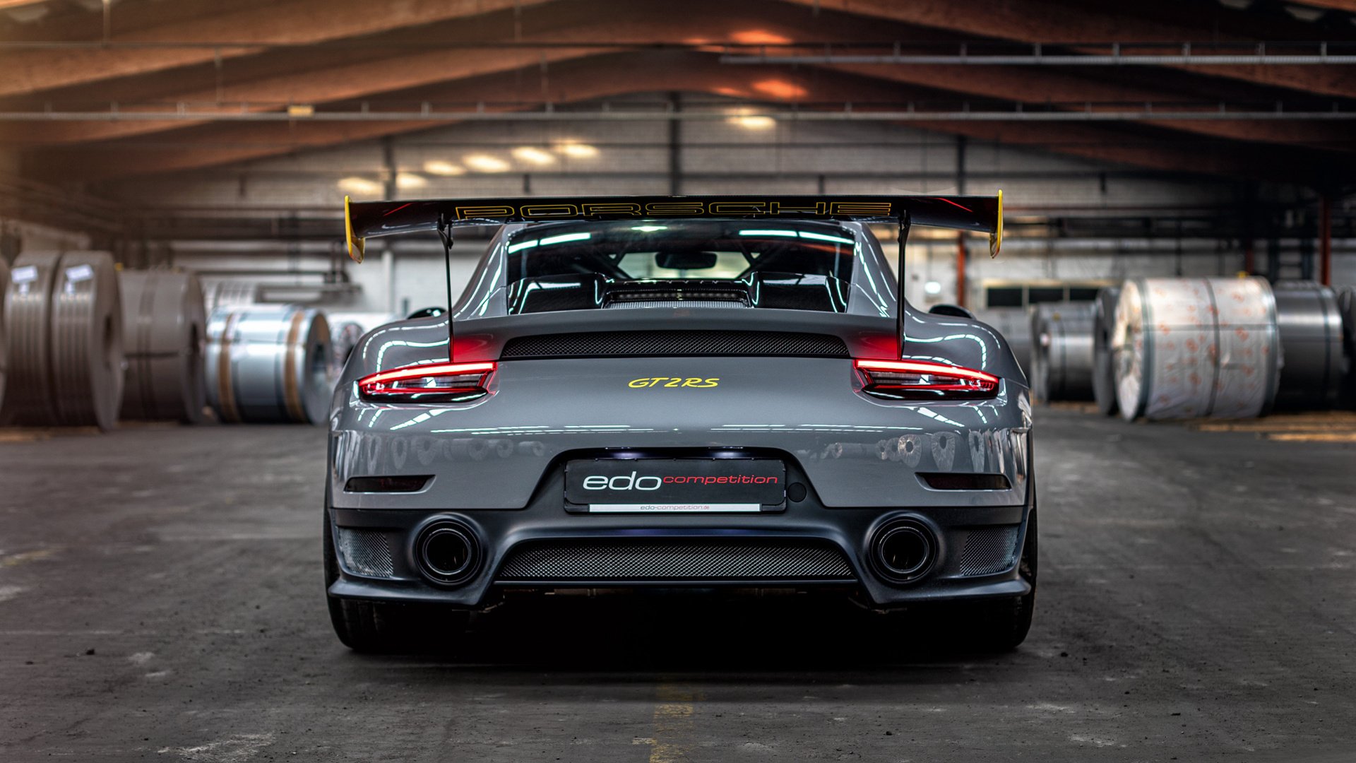 当梅林格球场吞没时间，论足球如何篡改我们的记忆与历史丝线